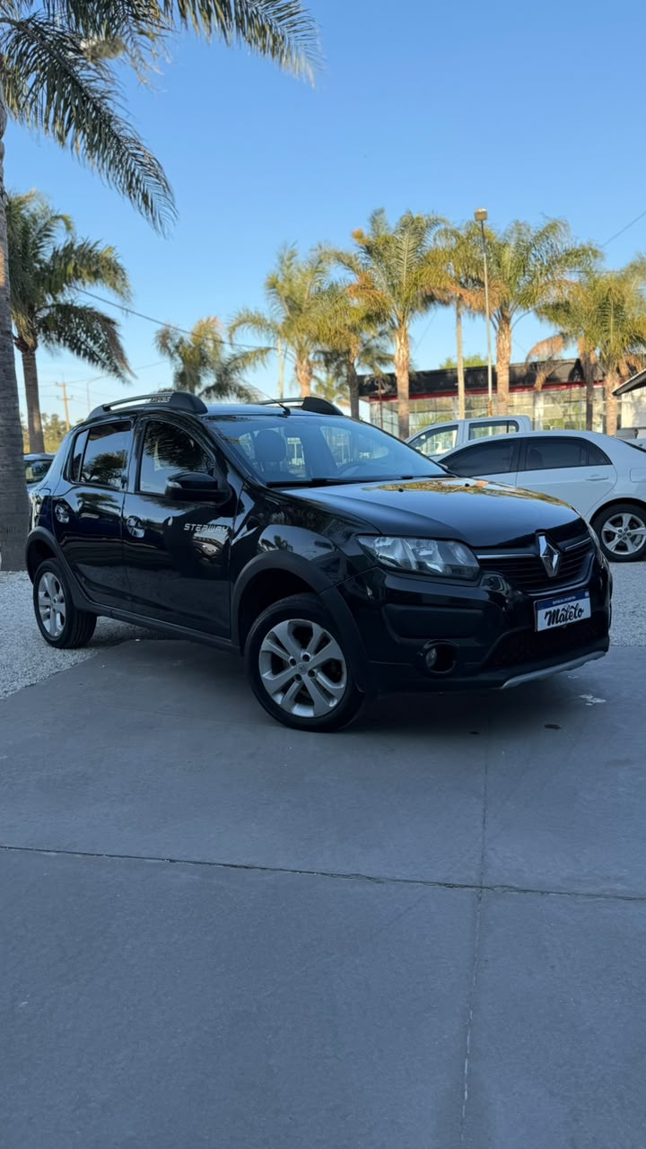 RENAULT - SANDERO  STEEPAY  INTENSE    1.6  - MANUAL  - 2016